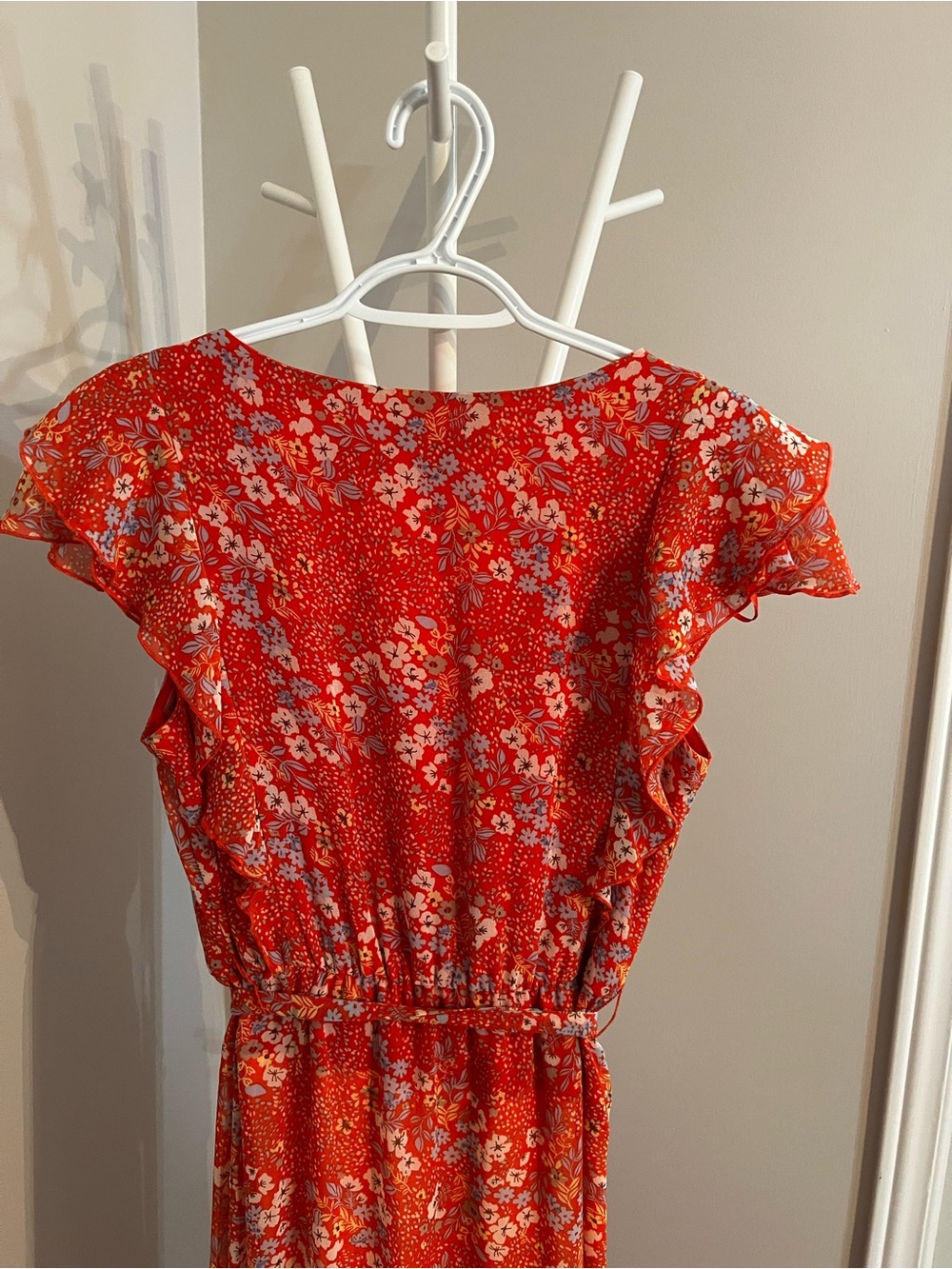 Luxology Red V-Neck Floral Top with Button Detail - Picture 11 of 11